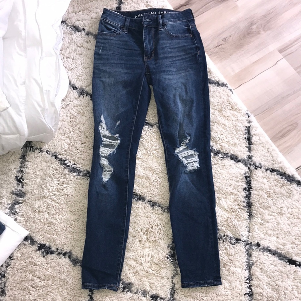 AMERICAN EAGLE JEANS